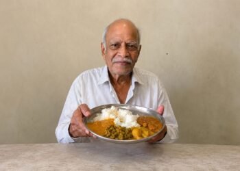 Nasi Putih, Kuah, dan Seorang Lelaki Tua